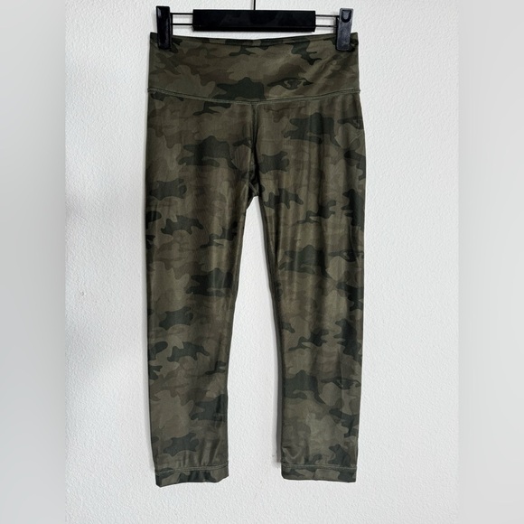 Lululemon wunder under crop green camo leggings size 4 - Picture 1 of 5